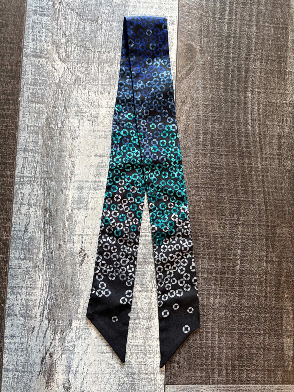 Lands’ End Outfitters Blue Teal Geometric Skinny Neck Scarf